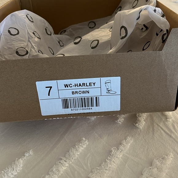 New in Box Journee Collection brown Wide Calf Boots Size 7 - Picture 4 of 4